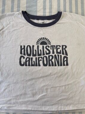 Hollister California White Graphic Crop Tee - XS